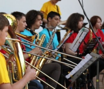 Meziříčský dechový orchestr JazzZUŠák oslnil Zašovou