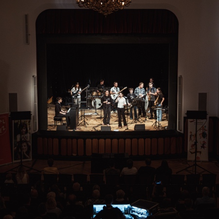 IJ2A0067 Enhanced NR