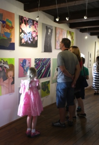 Galerie Sýpka vystavuje práce výtvarného oboru