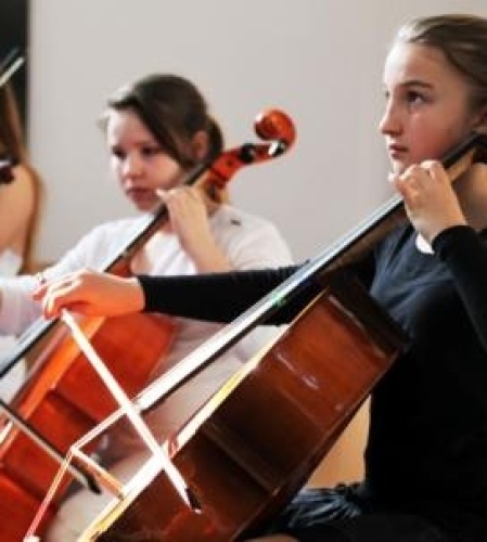 GRATULUJEME. Potvrzeno. Smyčcový orchestr ZUŠ Alfréda Radoka postupuje za Zlínsko do celostátního kola 