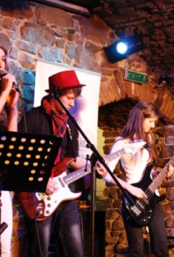 Skvělou náladu přinesl koncert kapel MADE IN ZUŠ