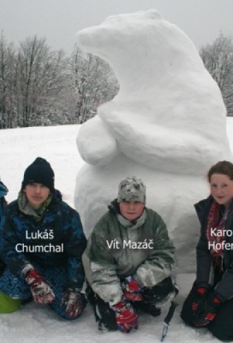 Naši výtvarníci na soutěži škol ve Sněhovém království